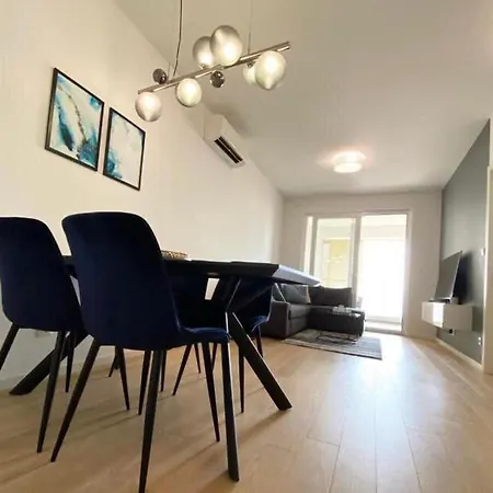 Blue Oasis Apartment